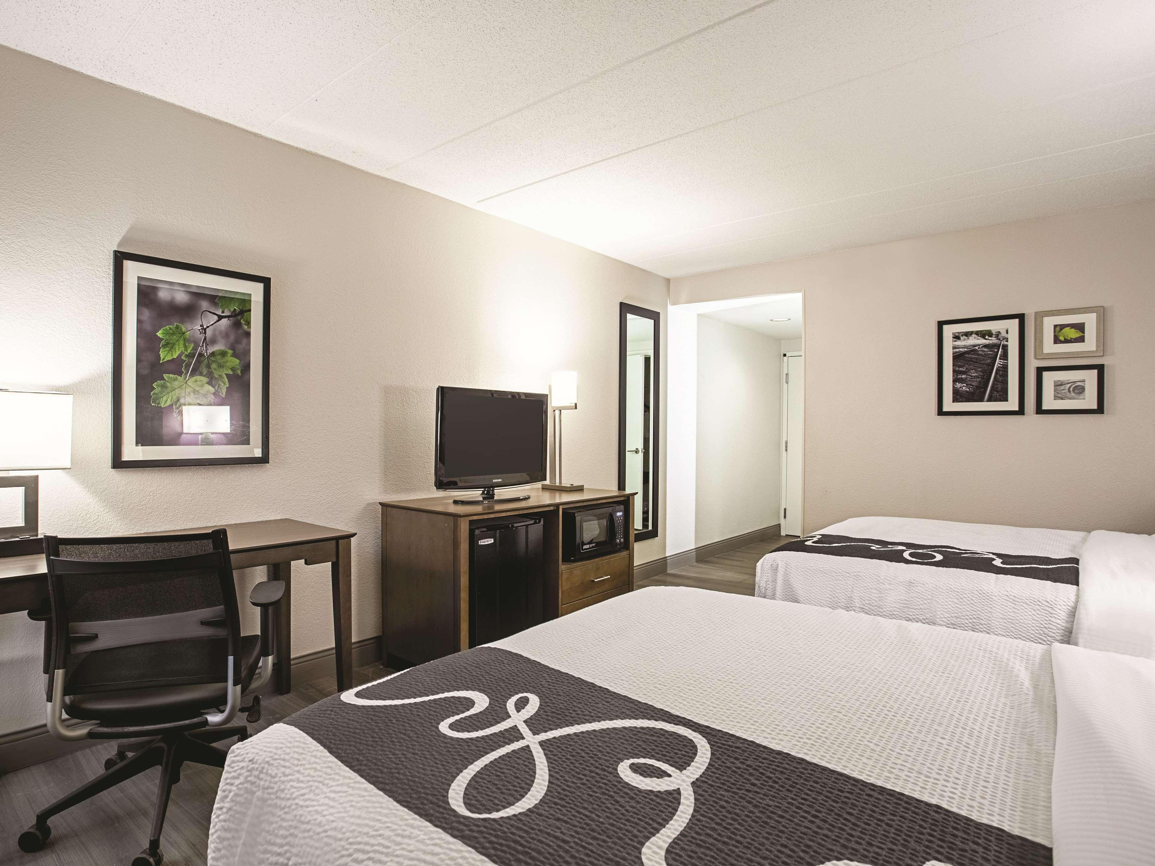 La Quinta By Wyndham Baltimore N / White Marsh Rosedale Exterior photo