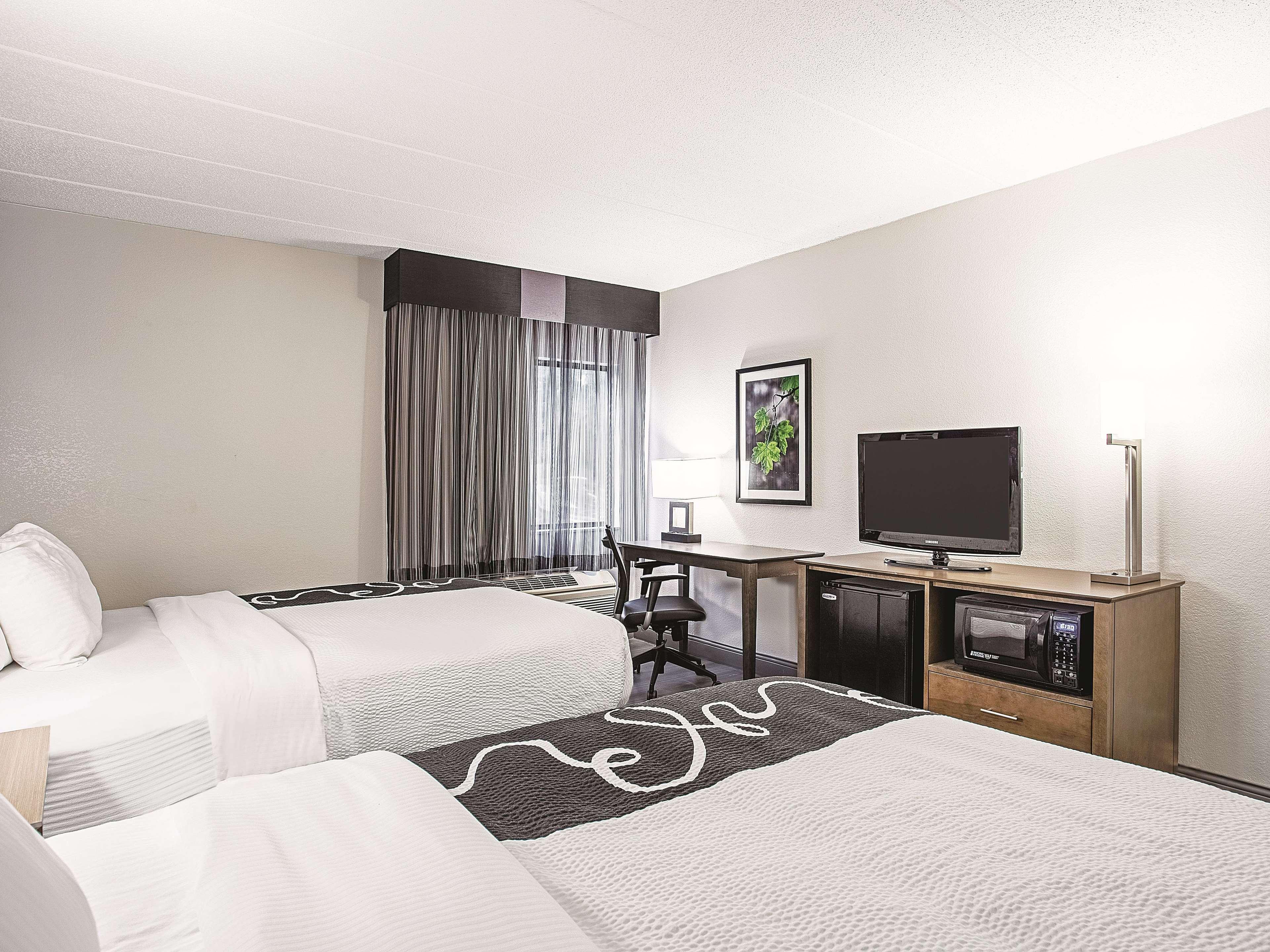 La Quinta By Wyndham Baltimore N / White Marsh Rosedale Exterior photo