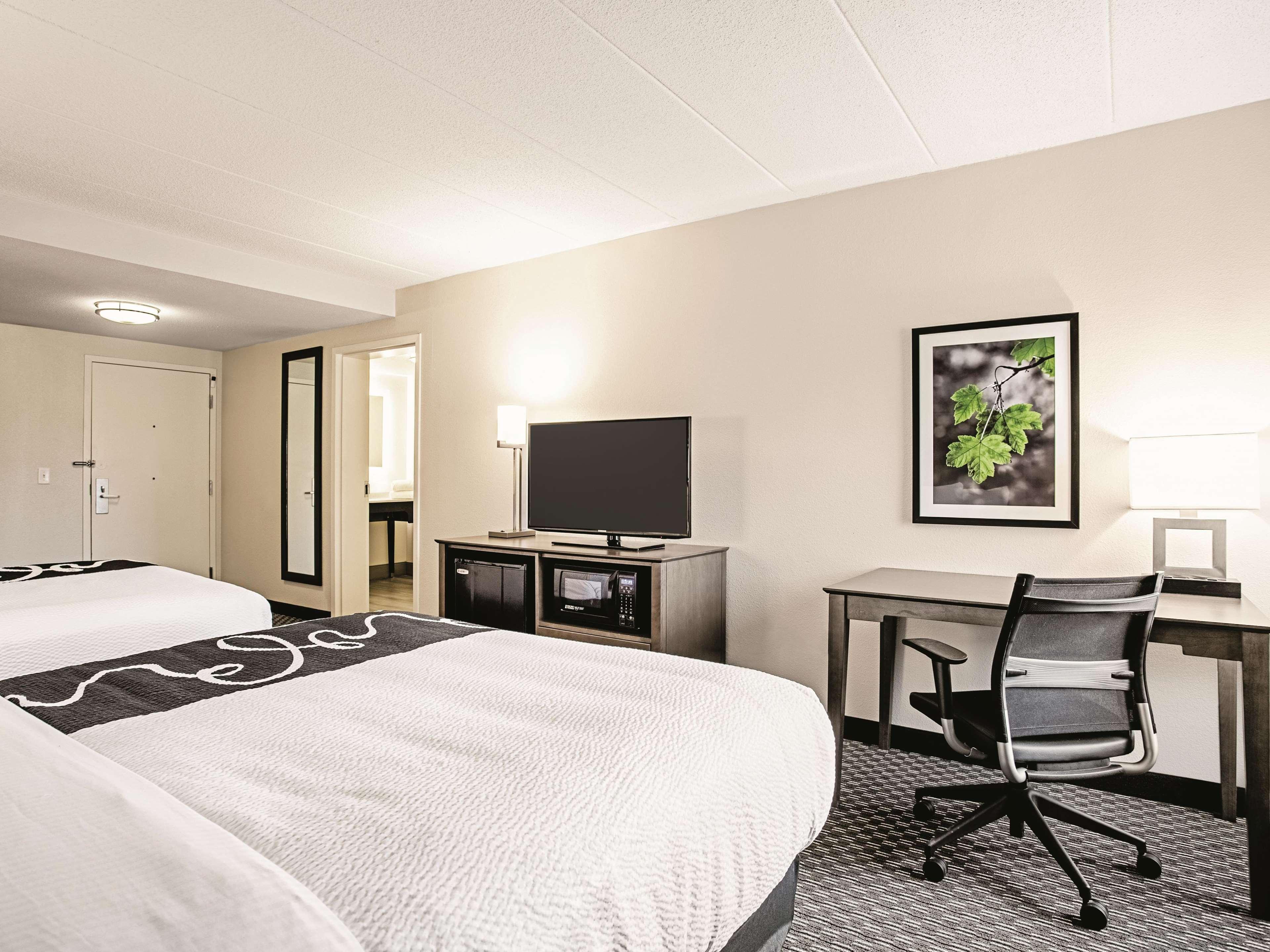 La Quinta By Wyndham Baltimore N / White Marsh Rosedale Exterior photo