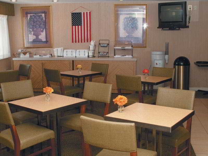 La Quinta By Wyndham Baltimore N / White Marsh Rosedale Restaurant photo