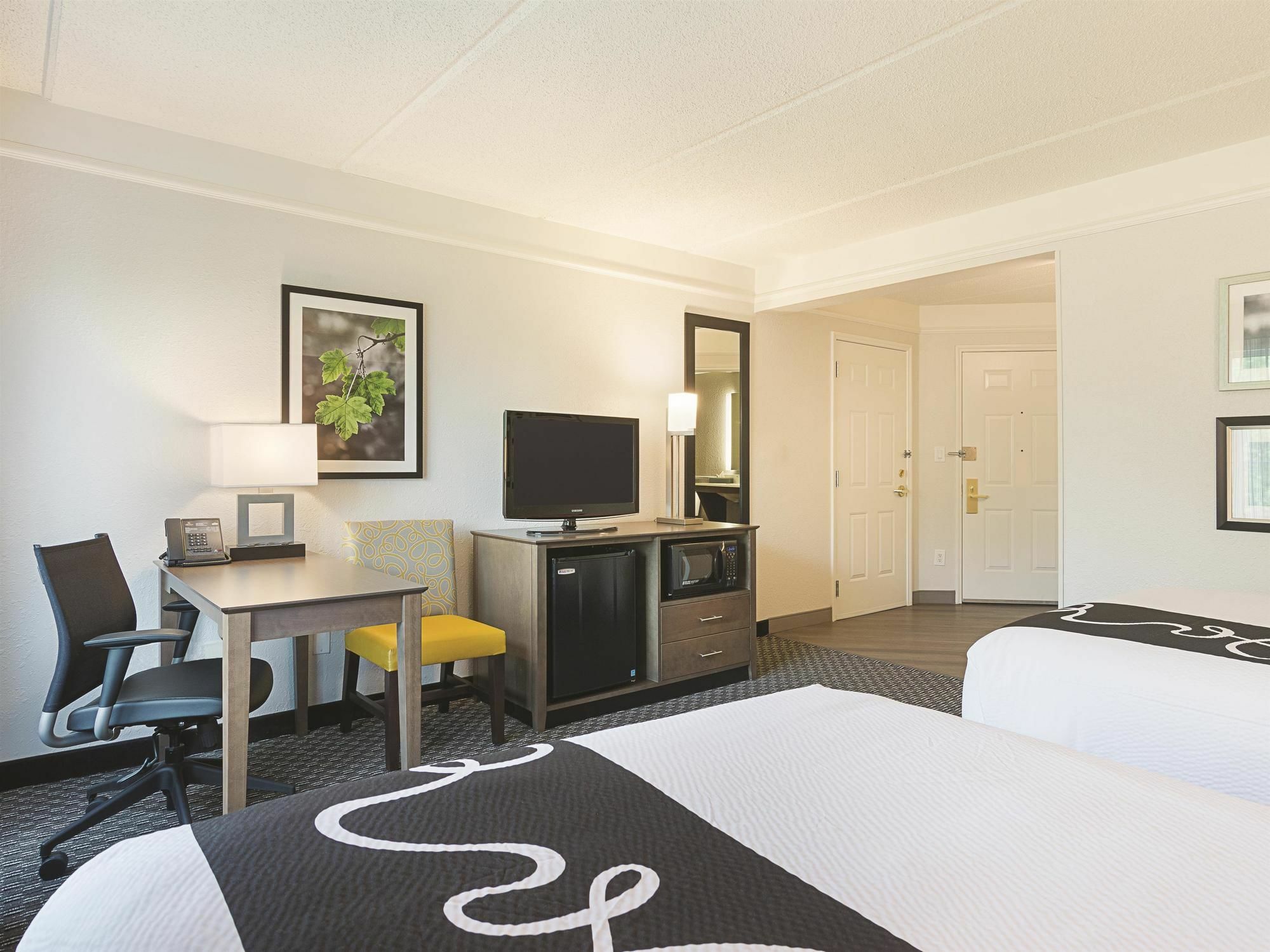 La Quinta By Wyndham Baltimore N / White Marsh Rosedale Exterior photo
